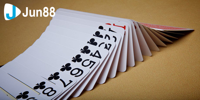 Lực tay cũng là yếu tố quan trọng khi xào bài