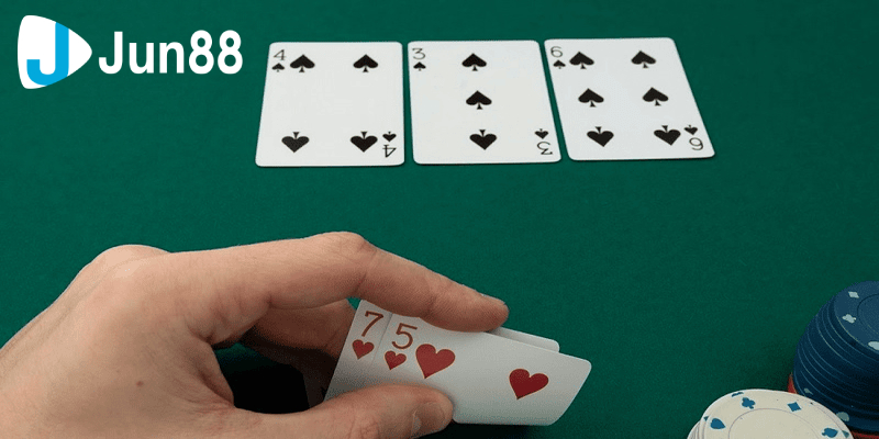 Luyện tập học hỏi các cao thủ là cách chơi xì dách mà bạn nên áp dụng cho mình