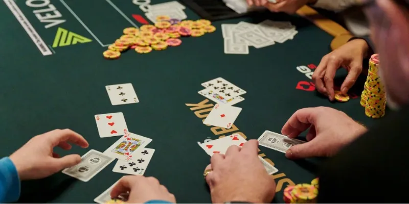 Tìm hiểu kỹ luật chơi cơ bản trong Poker