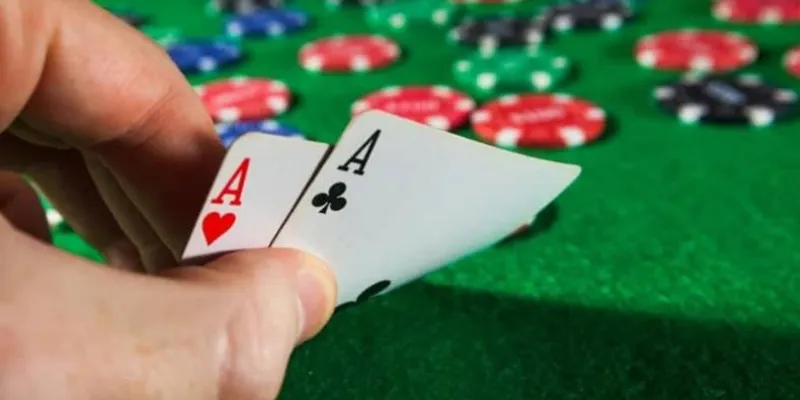 Chiến lược chơi xì dách đánh bại nhà cái là gì?